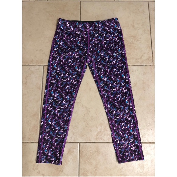 Nike Pants - Nike Dri-Fit Capris Leggings